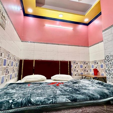 Hotel Jaipur Palace Нью-Дели Экстерьер фото